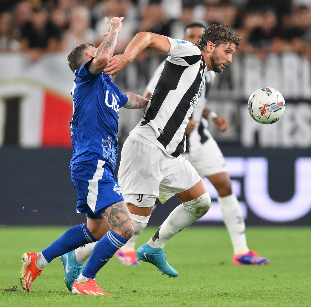 [中超]阿马杜后场长传球 路易斯单刀推射破门