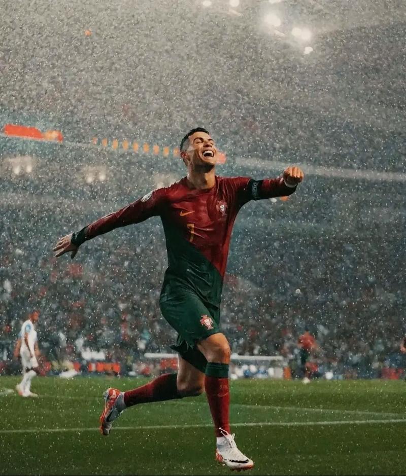 快船主场险胜勇士仅差一分，库里关键两记三分难救主却6犯离场